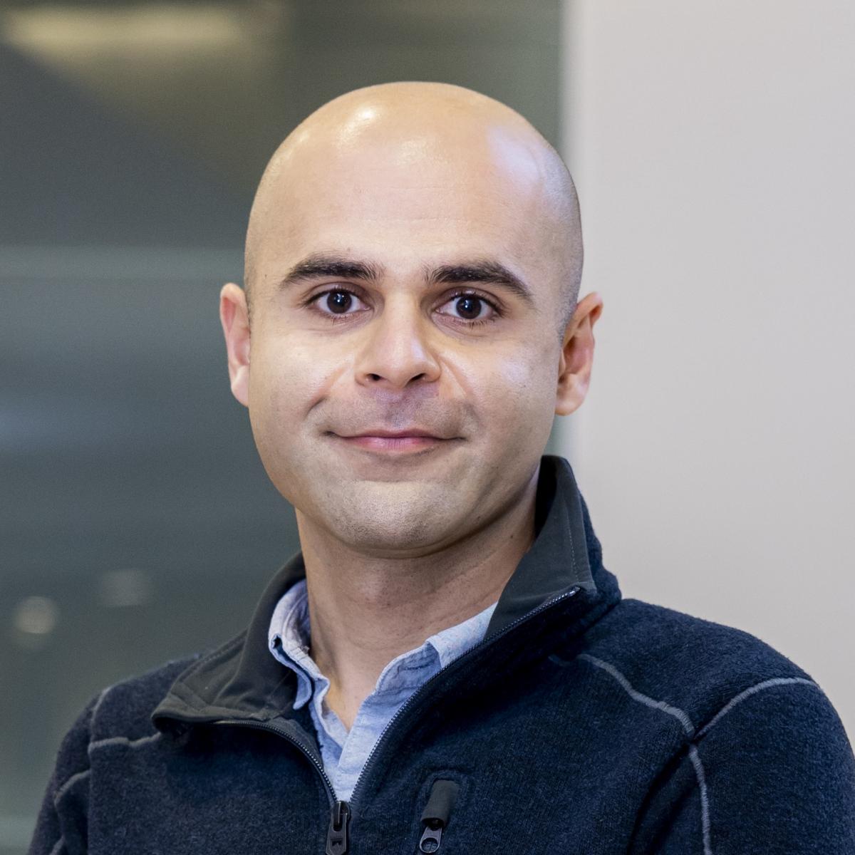 Eghbal Hosseini Eghbal Hosseini